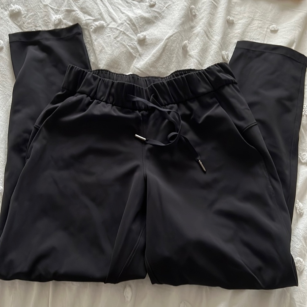 Lululemon on the fly pants